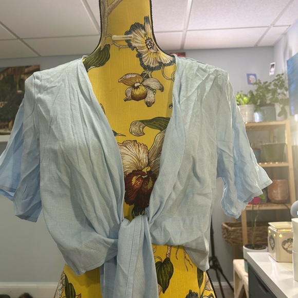 Two wrap shirts - Picture 2 of 7